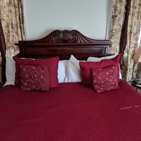 Almondy Inn Bed & Breakfast-3